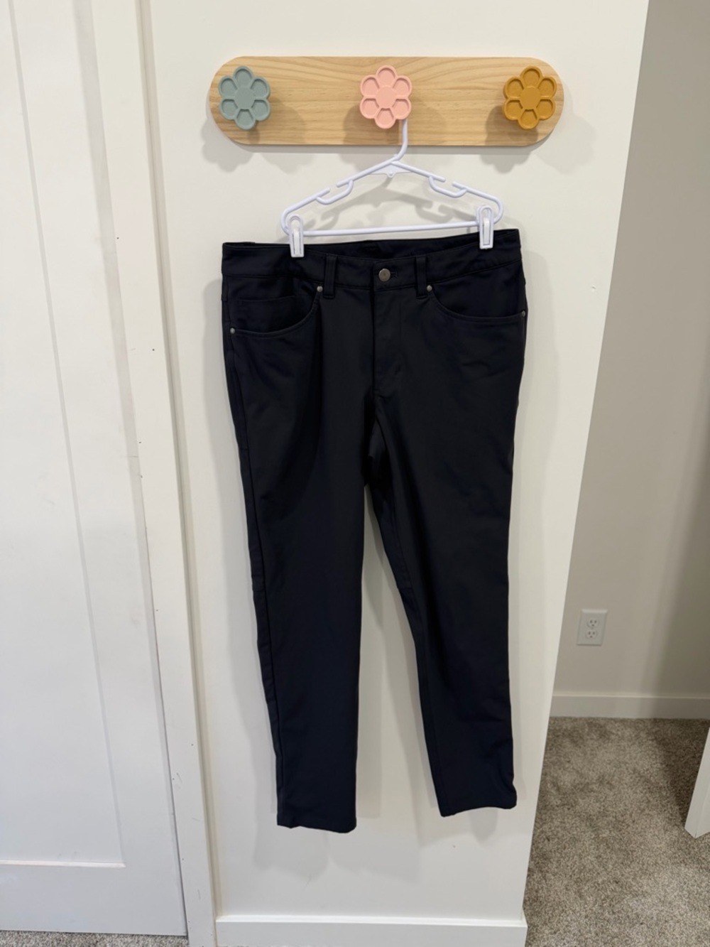 Men’s lululemon black slim pant